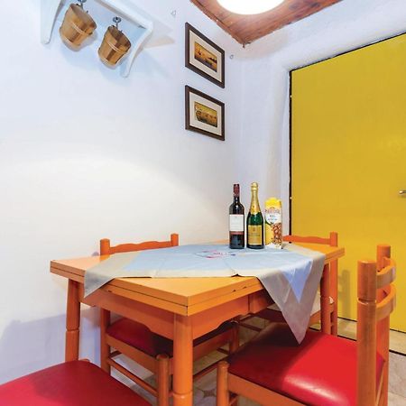 Amazing Apartment In Novi Vinodolski With Wifi Kültér fotó