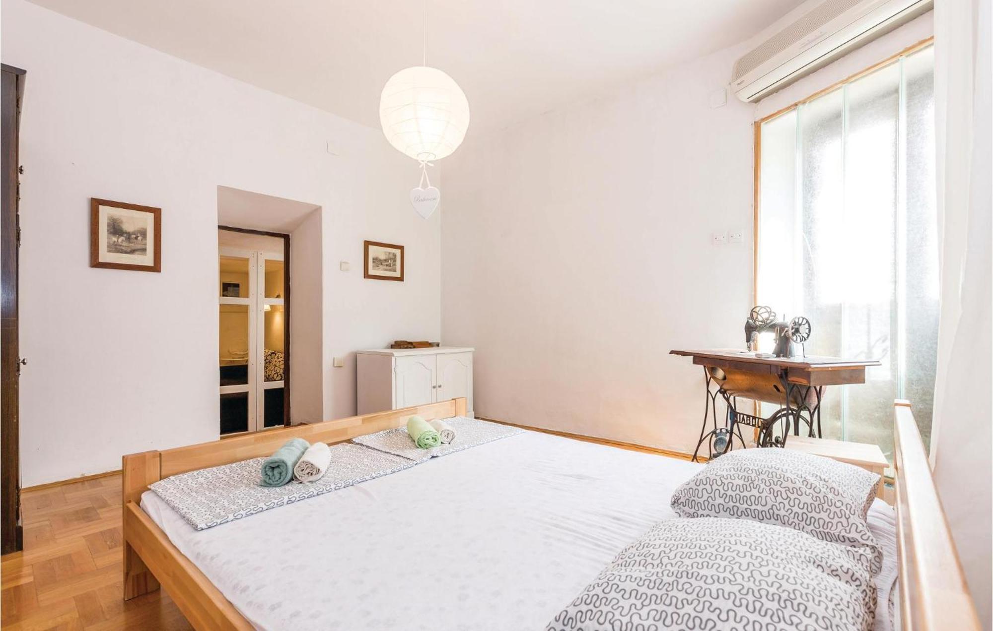 Amazing Apartment In Novi Vinodolski With Wifi Kültér fotó
