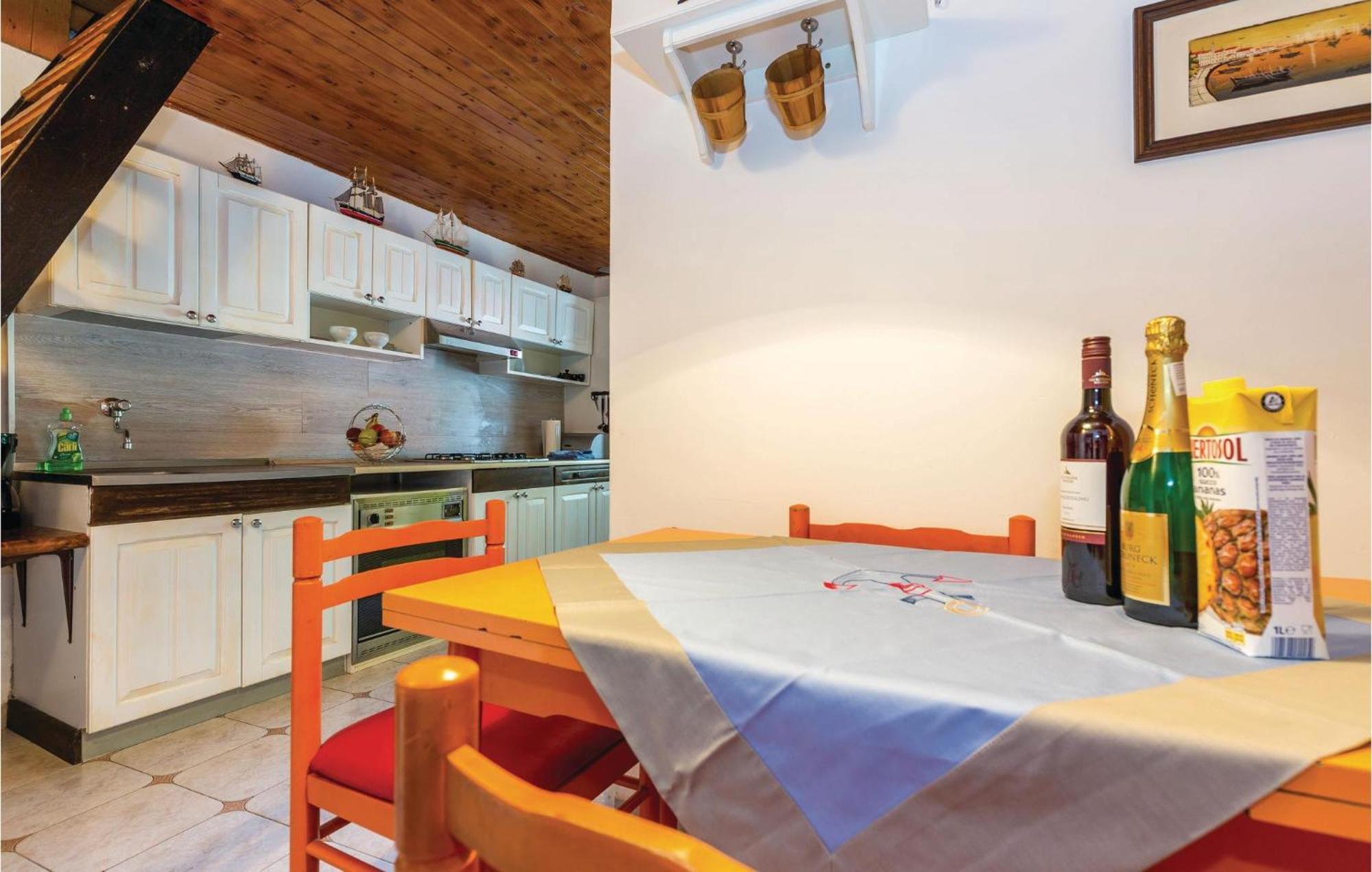 Amazing Apartment In Novi Vinodolski With Wifi Kültér fotó