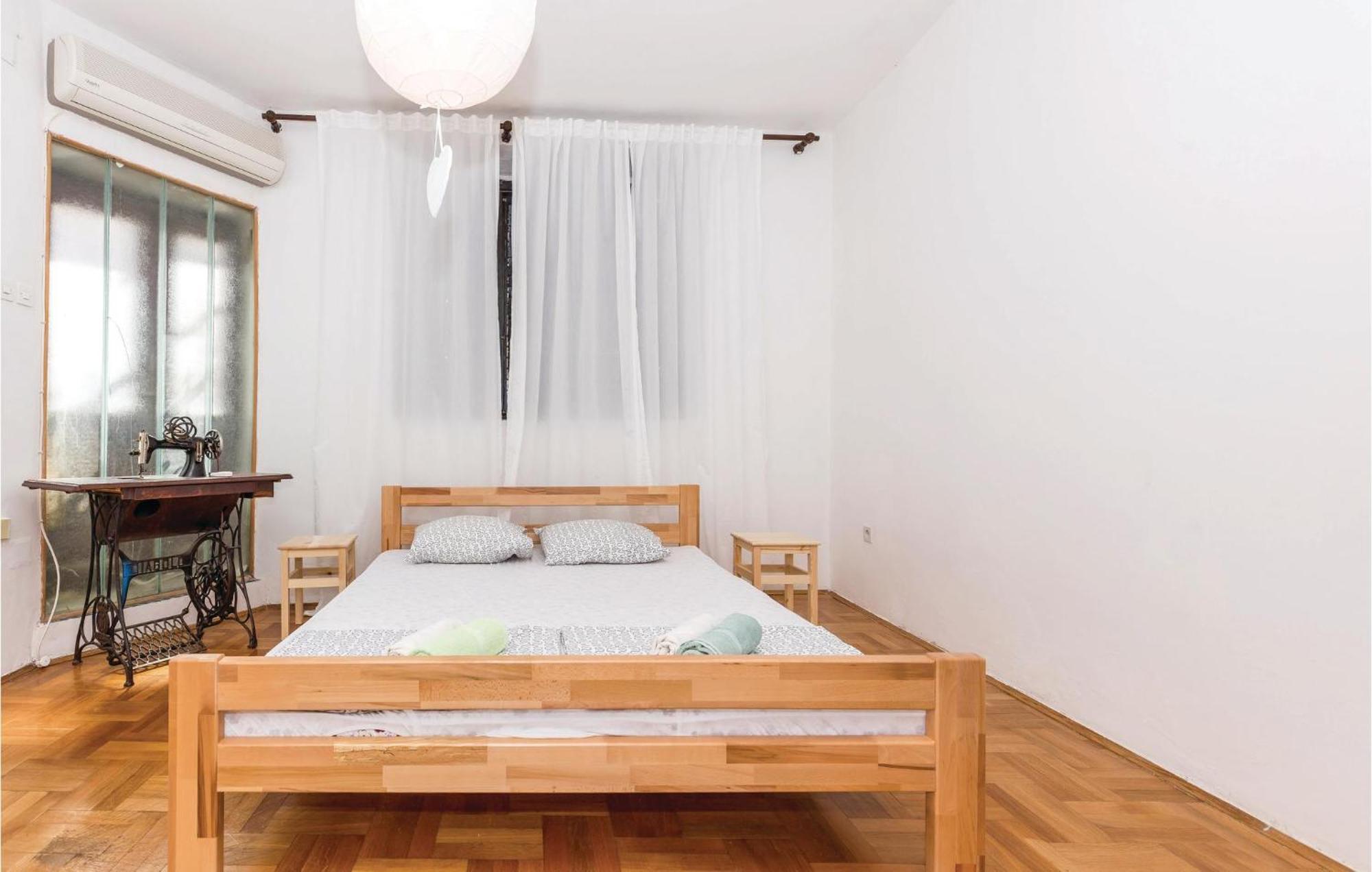 Amazing Apartment In Novi Vinodolski With Wifi Kültér fotó